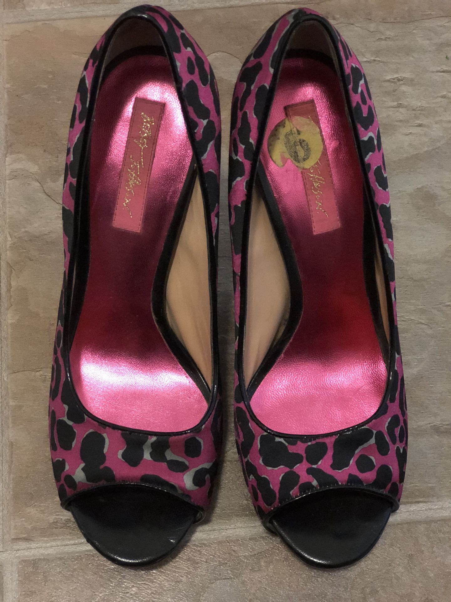 Betsy Johnson Pink Black Leopard Print Heels Size 9