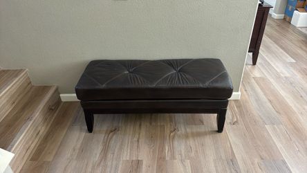Leather bench , Bassett
