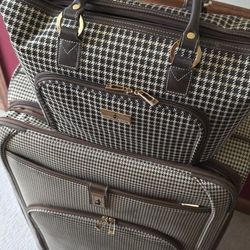 Woman's Luggage Set - Large check-in & Tote