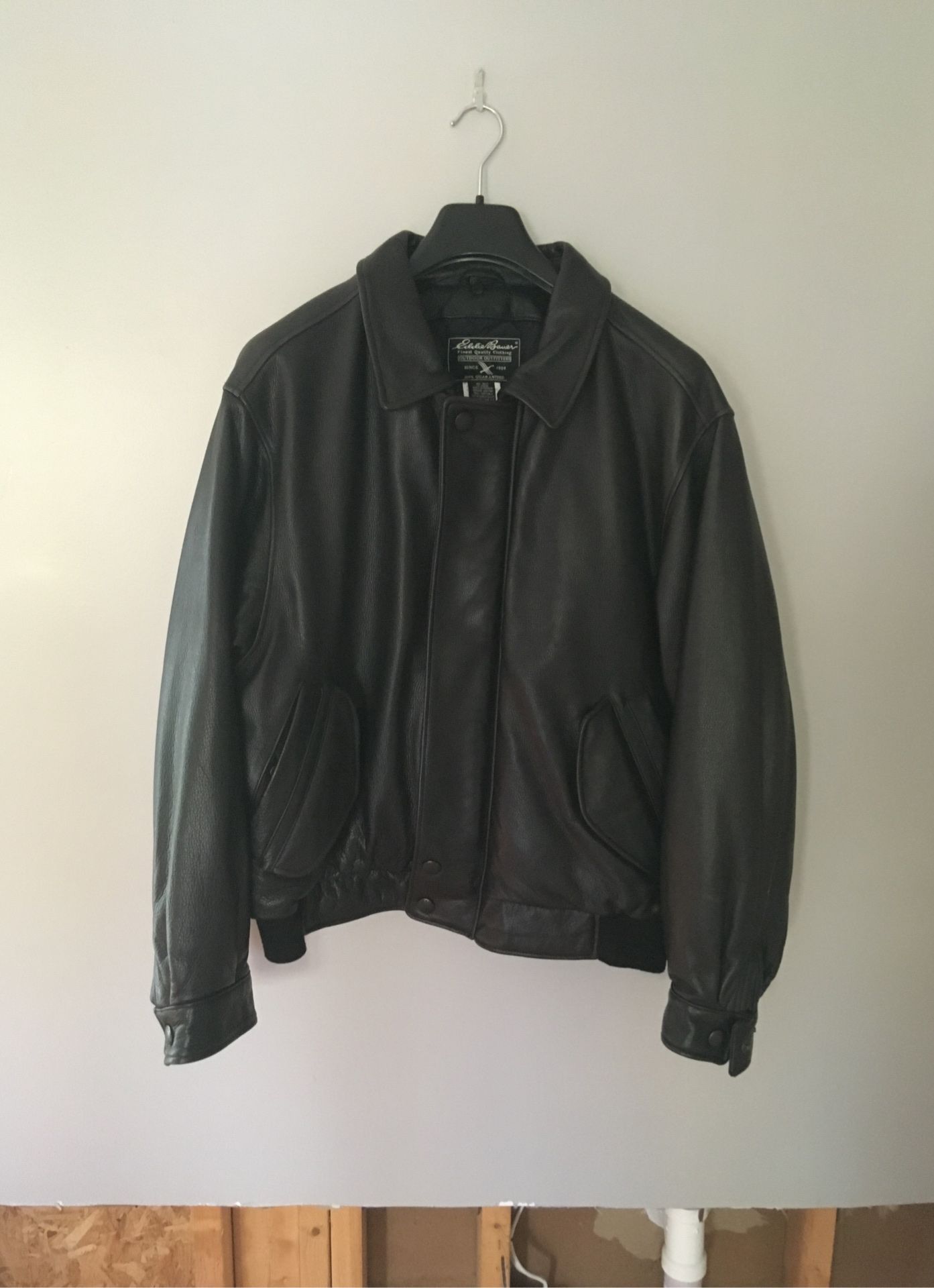 Men’s Black Leather Bomber Jacket
