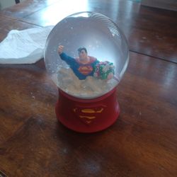 Superman Snow Globe 