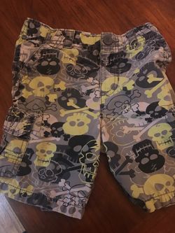 Boys shorts size 4T