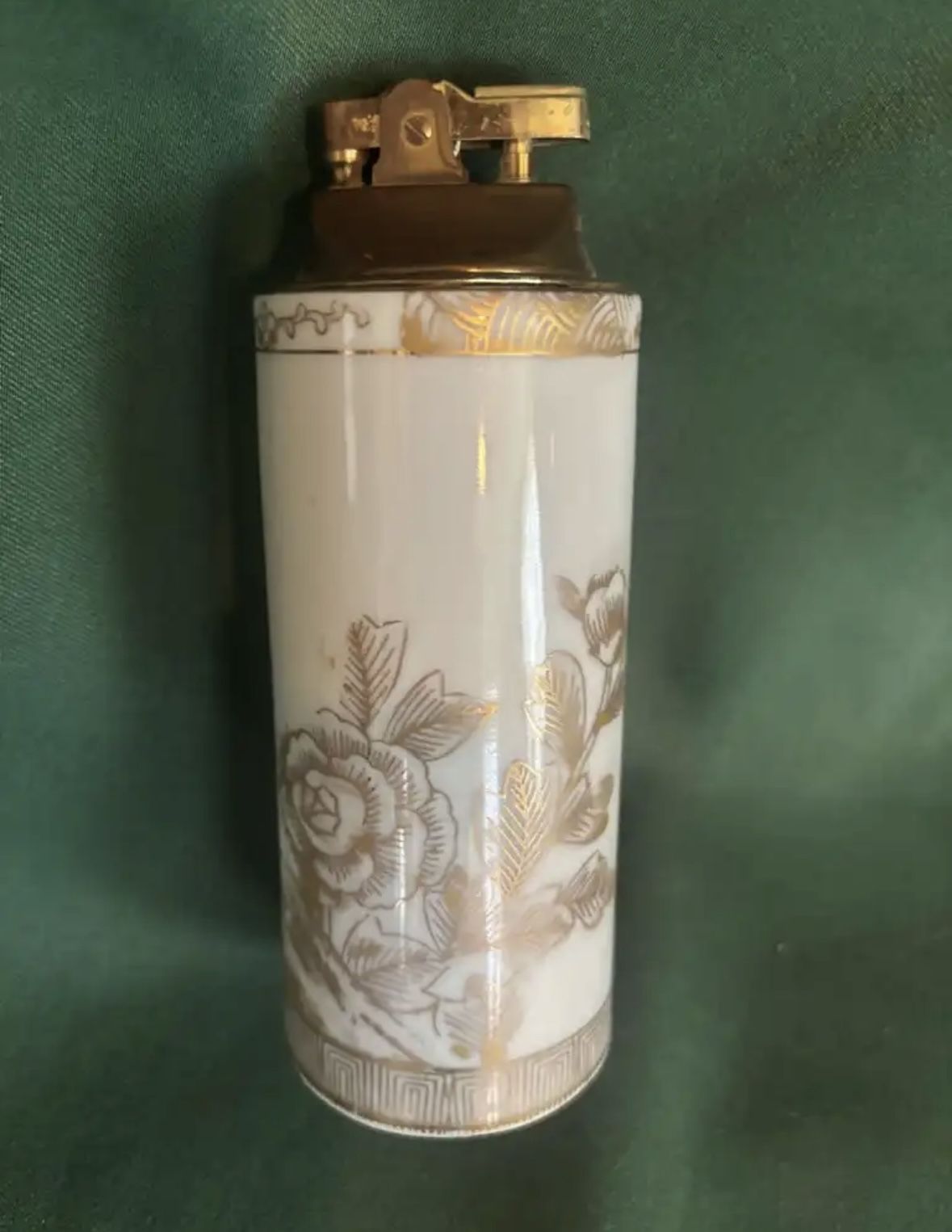 Beautiful Porcelain Table Lighter.