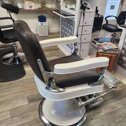 Antique 1930 Barber Chair