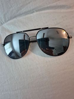 Louis VUITTON Aviator Sunglasses