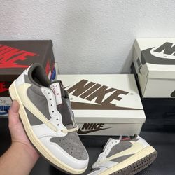 Aj1 Nike Air jordan 1 low travis scott Reverse mocha size 7,7.5,8,8.5,9,9.5,10,10.5,11,12 
