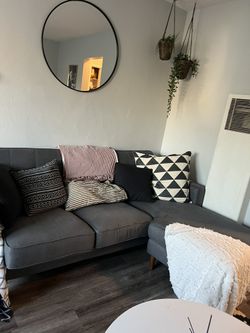 Couch with reversible chaise