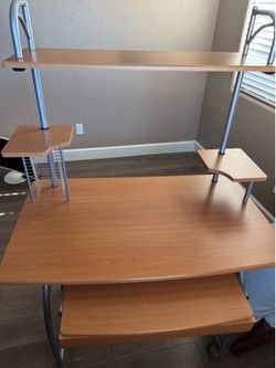 Computer desk