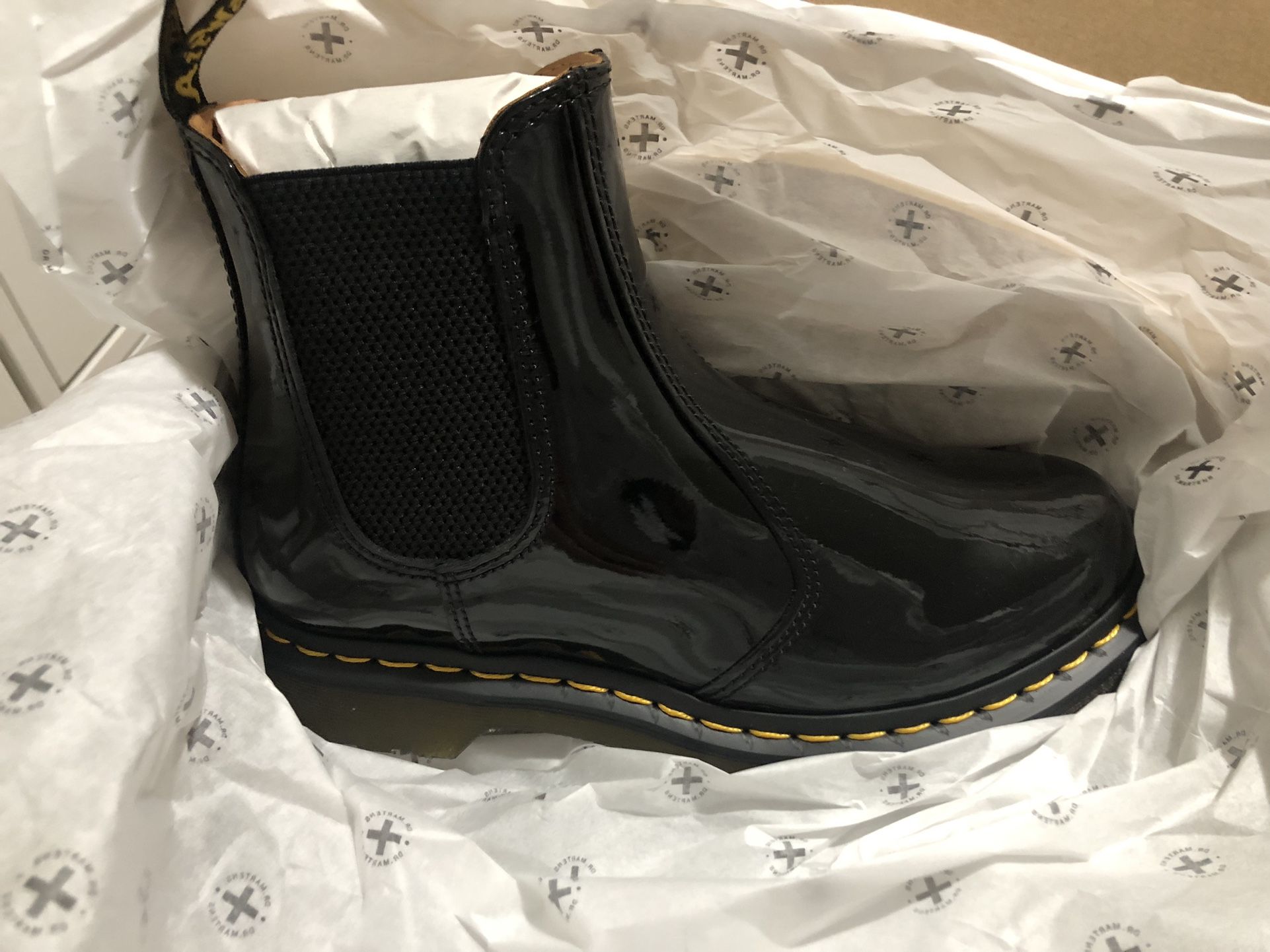 Dr Martens 2976 Patent Lether Chelsea Boots Womens Size 7