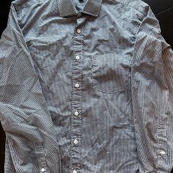 J Crew medium Ludlow men's long sleeve button down blue with front pocket for dress or casual, only $10 cash. Must meet in person for delivery. 