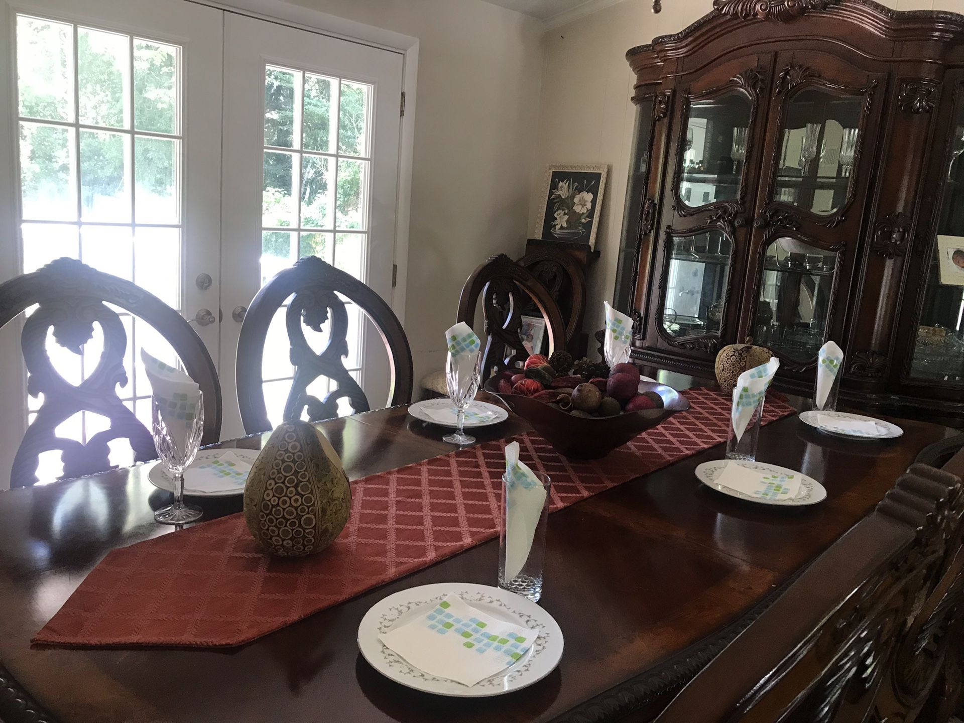 10pc Dinning Table set and China cabinet