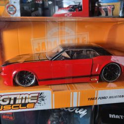 Jada Toys Bigtime Muscle Series: 1965 Ford Mustang (Black/Red) 1/24 