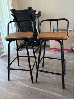 Swivel bar stools