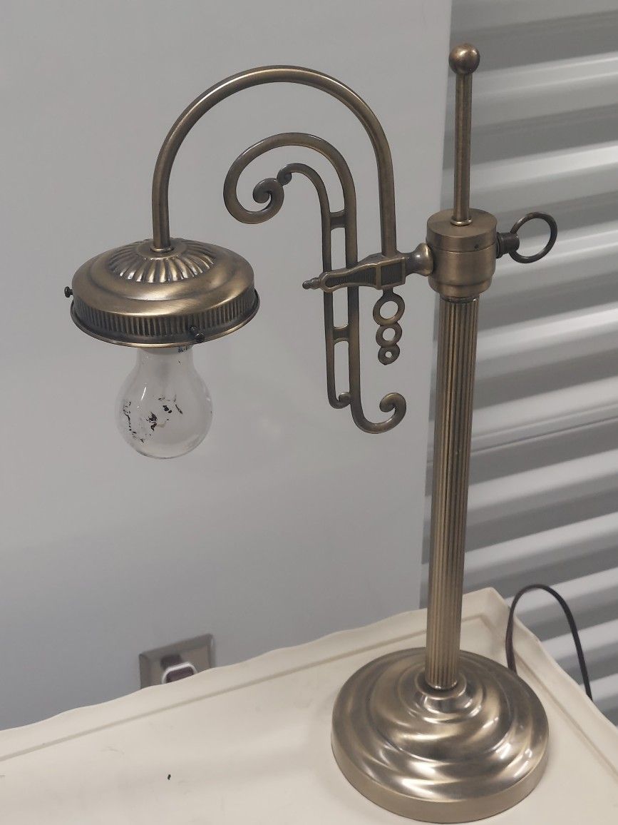 Heavy Brass Like Lamp The Globe Broke And It Workss Sometimes.has A Short