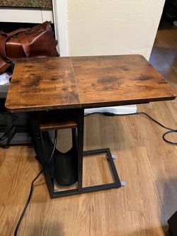 Colima End Table w/ charging station