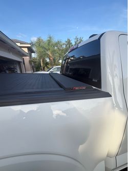 Roll-n-Lock Tonneau Cover