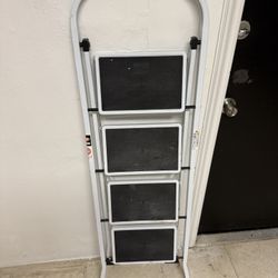 Ladder 4 Steps