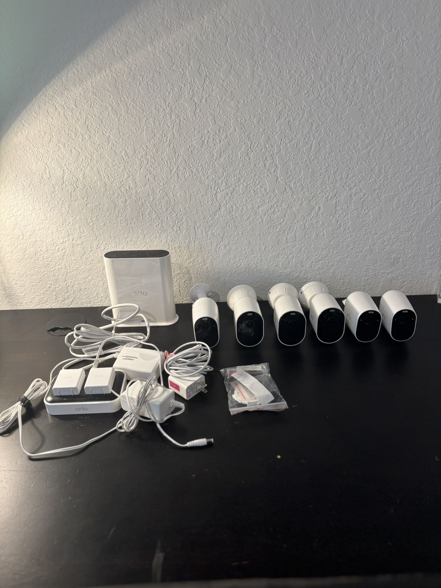 Wireless Arlo Cameras X6, Base Station VMB5000, and Chargers