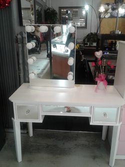 Leana Furniture