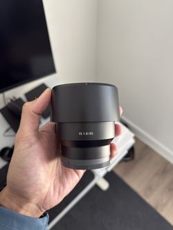 Sony FE 85mm f/1.8 lens | Sony E-mount