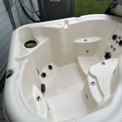 Hot Tub  Jacuzzi 