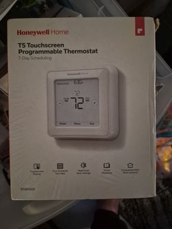 Brand NEW Honeywell  Home T5 touchscreen thermostat