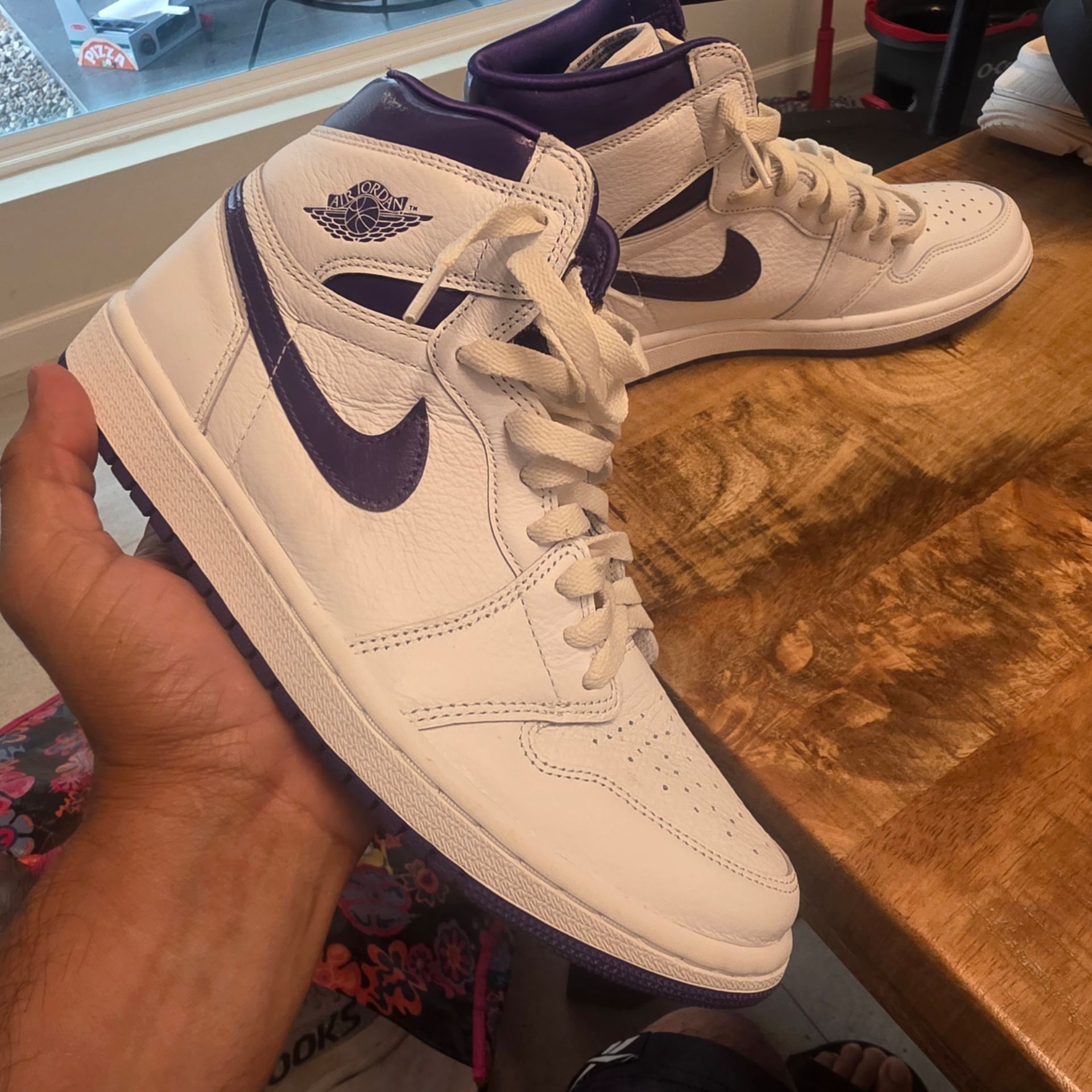 Jordan 1 Retro High
Court Purple (Women's)