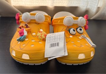 McDonalds Crocs Classic Clog Birdie 2023 Yellow Jibbitz Men's Size 9