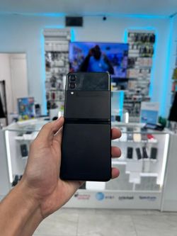 Galaxy Z Flip 3! 1 YEAR WARRANTY!