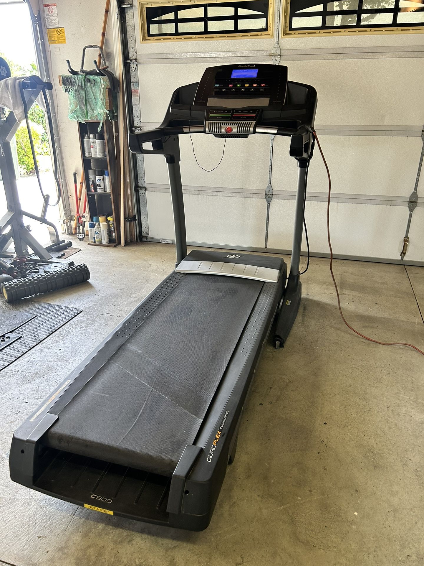 Nordicktrack C900 Folding Treadmill