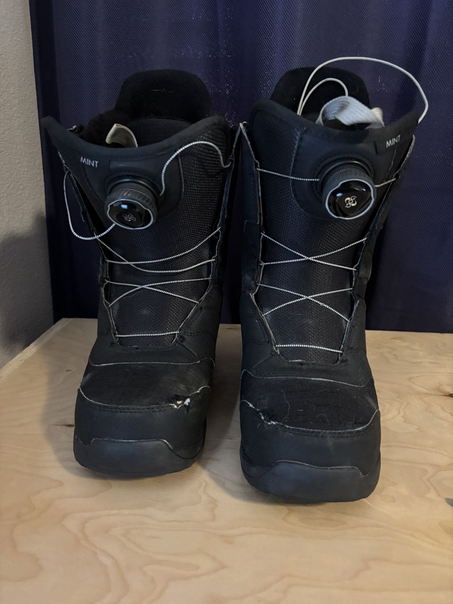 Mint Boa Burton Women Snowboard Boots/ Size 8