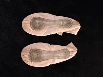 Bloch pink ballet shoes for girls