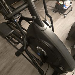 Nautilus Elliptical E616
