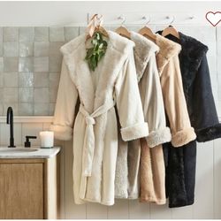 BRAND NEW - Faux Shearling Robe - Black Medium