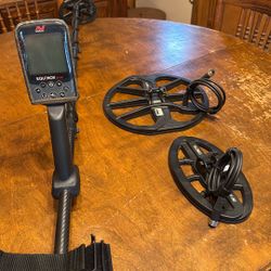 Minelab Equinox 900 Metal Detector