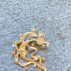 Retro Moon Star Brooch Matte Gold Carving Portrait Geometric Broochs For Women