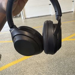 Sony WH-1000XM4 Noise Canceling Wireless Headphones  (navy blue ) used