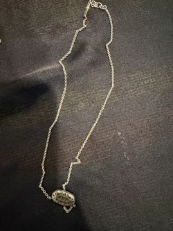 Kendra scott necklace