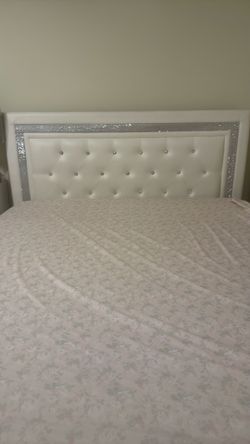 Queen size bed