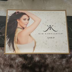 NEW 2013 KIM KARDASHIAN GOLD 3 PIECES SET  IN IT'S ORIGINAL PACKAGING BOX MINT CONDITION NEVER USED OR REMOVED FROM BOX $100.00