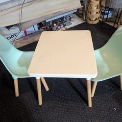 B Toys Kid table and chairs