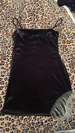 Black Windsor velvet dress