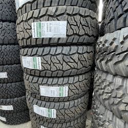 18” Kumho Road Venture R/T Tires Brand New Size LT 275/70R18