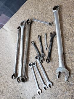 Lot of 12 wrenches