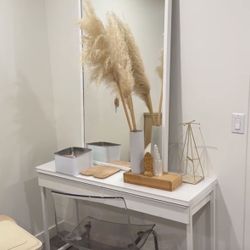 White Vanity With Chair And Mirror Japandi