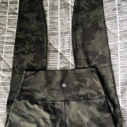 Lululemon Leggings Camo Green Size 4 for Sale in Vista, CA - OfferUp