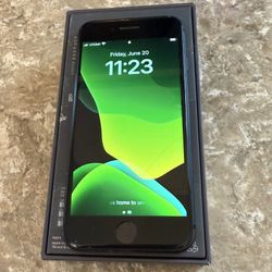 iPhone 8 Unlocked 64gb AT&T /Cricket U