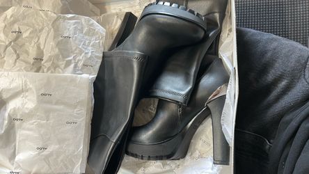Guess boots