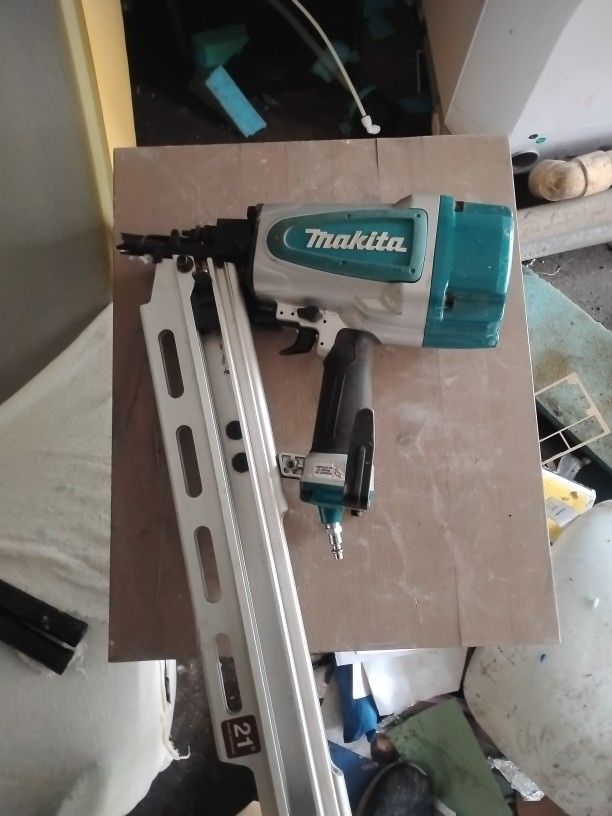 Makita Framers Nail Gun