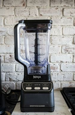 Ninja SmoothieIQ Blender with Auto IQ